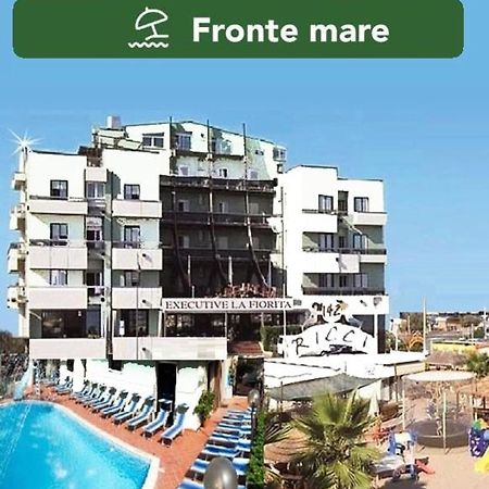 Hotel Executive La Fiorita Rímini Exterior foto
